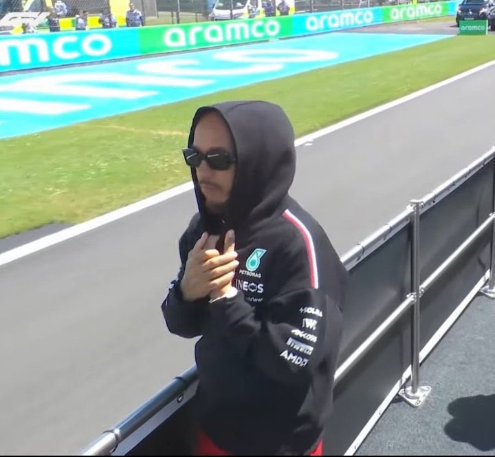 _xa44's tweet photo. The things I do for you Lewis Carl Davidson Hamilton https://t.co/tTF8jfDyuu