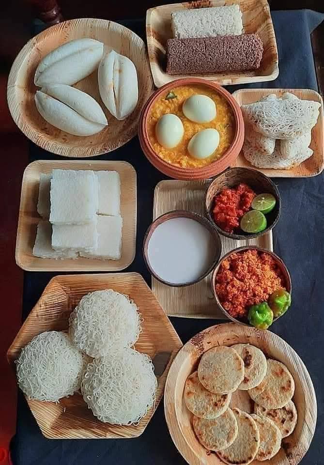 randika_NK's tweet photo. උදේට මෙහෙම කෑම මේසයක වාඩිවෙන්න ලැබුණොත් මොනවද ඔයාල මුලින්ම කන්නේ..මම නම් කිරි බත් ලුණු මිරිස් එක්ක.🤗 https://t.co/AydWCyVbDq