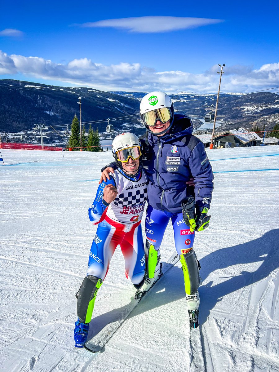 Cure de vitamine D 😎 et de sunset 🌄 à @worldcupkvitfjelloghafjell 🇳🇴😍 
Let’s race tomorrow 🤗👊👊❤️‍🔥 
#Bib25 #LaForce #EverythingYouDoDoItBig

PS : Forza @edoardosaracco per la prima , 11 years after 😉👴🏻🙈 #FightForYourDreams #ForeverYoung