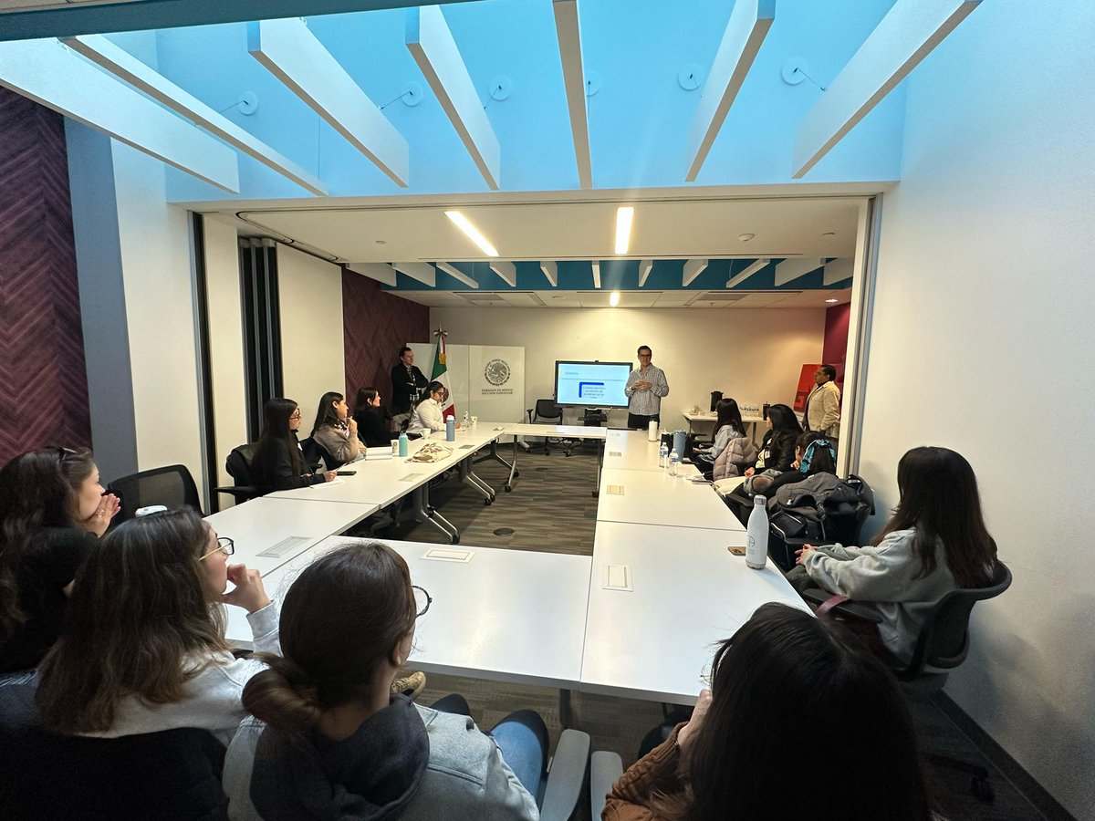 ConsulMexWas's tweet photo. Hoy llevamos a cabo una jornada informativa para Au Pairs, donde compartimos información clave sobre impuestos, salud y migración. ¡Gracias a los ponentes y a las participantes, que se informaron para tener una experiencia más segura y exitosa en 🇺🇸! 
#AuPairProgram https://t.co/rnRXGmuohw