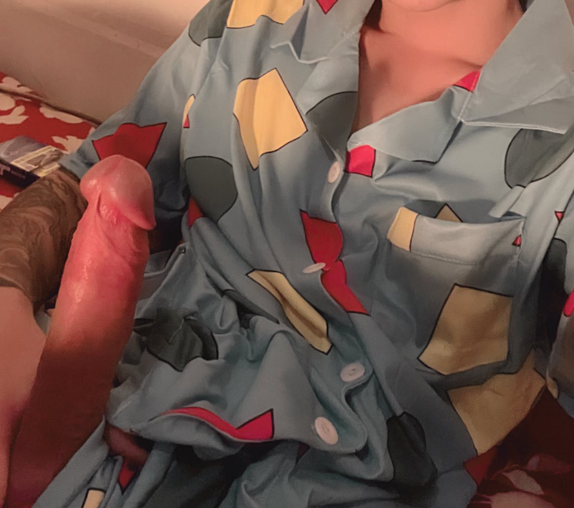 你們這群…只喜歡一直跟我要影片的/視訊不露臉的/講好又消失的/⚡️❤️/放鳥/都去給狗幹🙄一群垃圾🚮