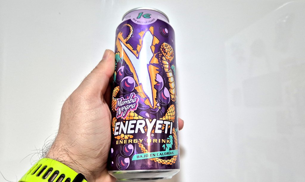2️⃣0️⃣0️⃣
🥤 Nombre: Mamba Negra
©️ Marca: <a href="/Eneryeti_es/">Eneryeti</a>
👅 Sabor: Uva 🍇
🎨 Color: Morado
💨 Gas: Si
⬛ Formato: 50cl
🔥 Energía: 19kcal/100ml
🧐 Análisis: Suelo dar caña a Eneryeti, de ahí mi sorpresa: ¡está buena! Muy conseguido el sabor uva sin exceso de dulzor.
🤓 Rating: 7/10