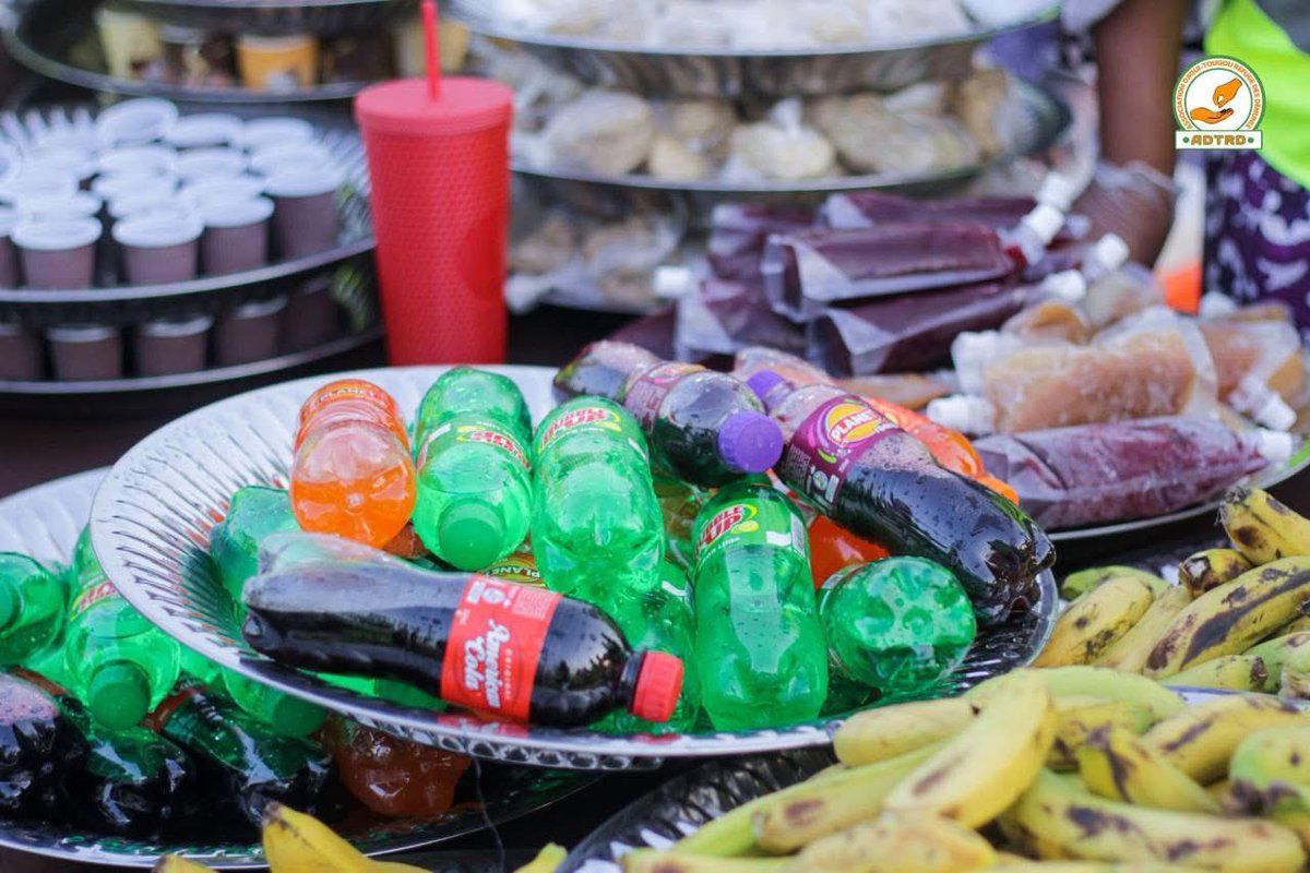ADjiguitou61340's tweet photo. 15ème journée du mois béni du  ramadan ! 
Association Djigui_tougou, dans son objectif de  rompre le jeûne avec les fidèles musulmans. 
✨Remerciement à tous nos donateurs et partenaires. 
🌛 Pour vos dons via transaction contactez les numéros suivants : 76 60 32 96 / 72 10 79 94 https://t.co/KZ7rr2M3NP