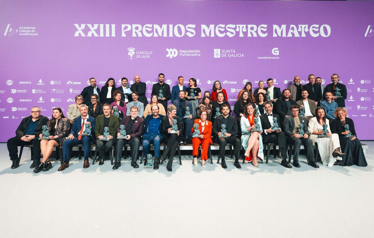 Academia Galega do Audiovisual (@academiagalegaa) on Twitter photo 🤩 Remata a Gala dos XXIII #PremiosMestreMateo coa noite de celebración do #TalentoGalego. Parabéns ás premiadas e premiados!! ✨
👉 Coñece o palmarés: i.gal/pYA6o
📸 Miguel Lamas
🤝🏽 <a href="/ConcellodeLalin/">Concello de Lalín</a> | <a href="/depo_es/">Deputación Pontevedra</a> | <a href="/CulturaXunta/">Cultura de Galicia</a> | <a href="/TVGalicia/">TVG</a> 🤩 Remata a Gala dos XXIII #PremiosMestreMateo coa noite de celebración do #TalentoGalego. Parabéns ás premiadas e premiados!! ✨
👉 Coñece o palmarés: i.gal/pYA6o
📸 Miguel Lamas
🤝🏽 <a href="/ConcellodeLalin/">Concello de Lalín</a> | <a href="/depo_es/">Deputación Pontevedra</a> | <a href="/CulturaXunta/">Cultura de Galicia</a> | <a href="/TVGalicia/">TVG</a>