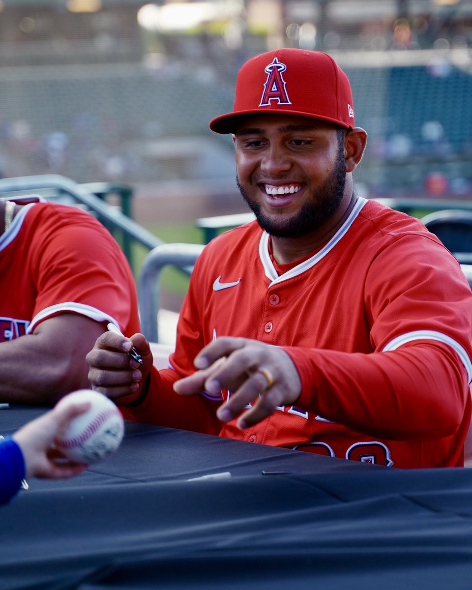 Angels's tweet image. breaking out the pens at our #SpringBreakout game 🖊️
