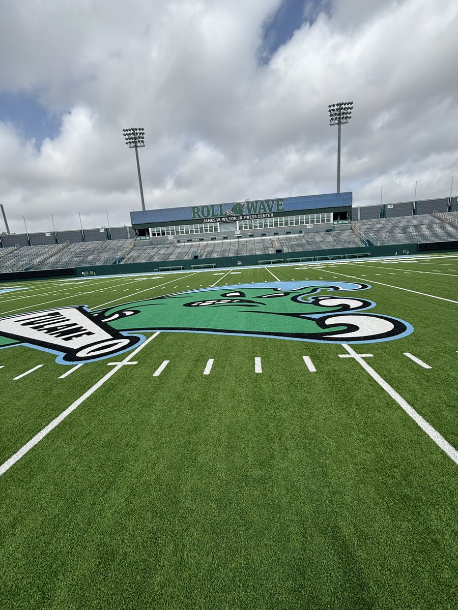 classified_Von's tweet photo. Thank you Tulane for the amazing visit today!! @CoachCarterTU @JustinHerrup @GreenWaveFB https://t.co/GbuywsxHTe