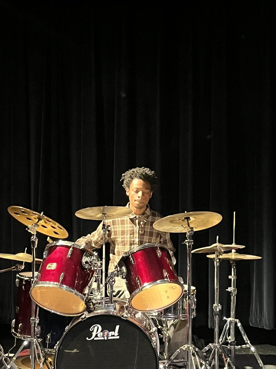 These kids! The <a href="/WPTigerPride/">White Plains High School</a> Songwriters are the real deal🎶 So #WPProud 🧡🖤