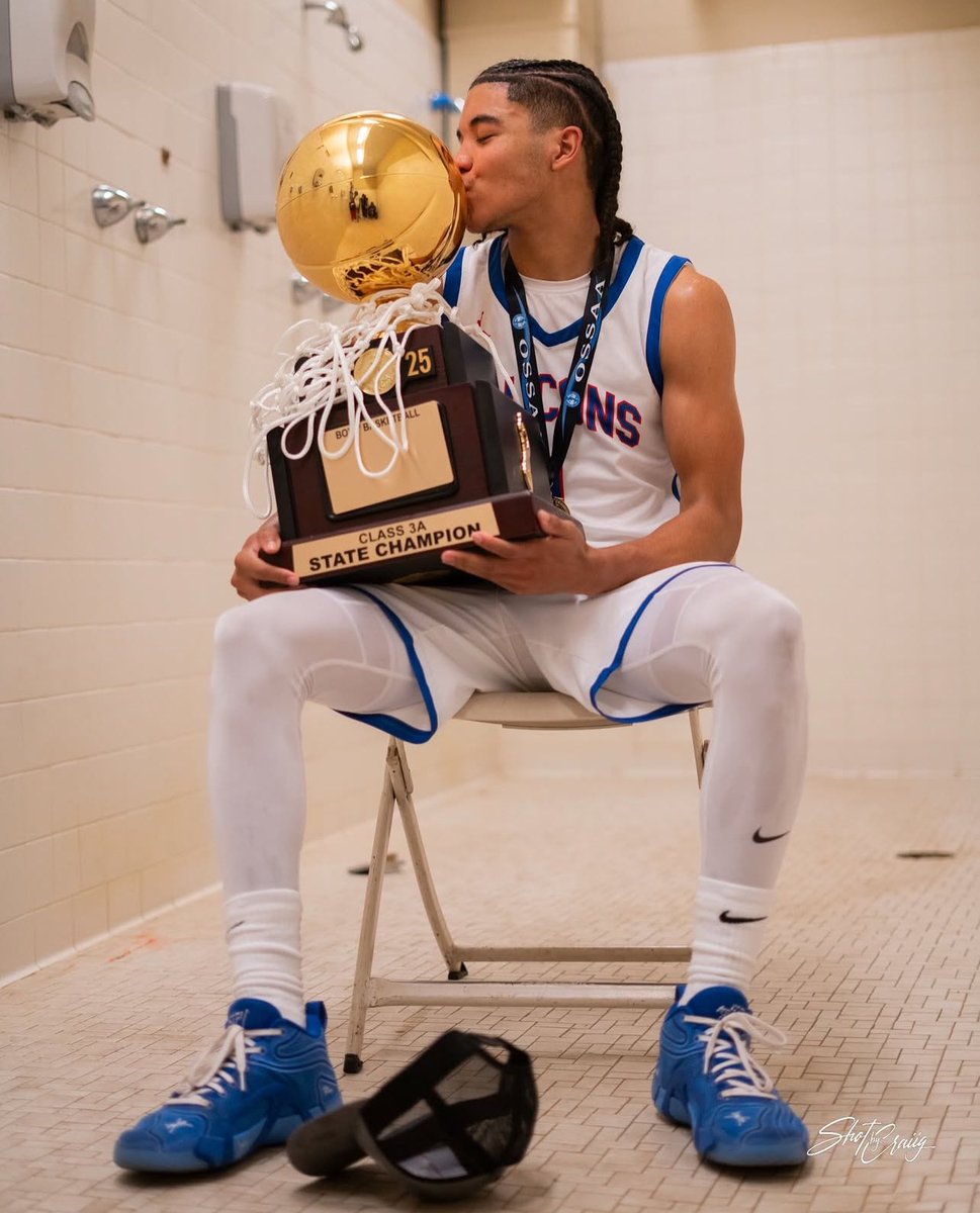 BraylinGoins_'s tweet image. STATE CHAMPS! 🏆