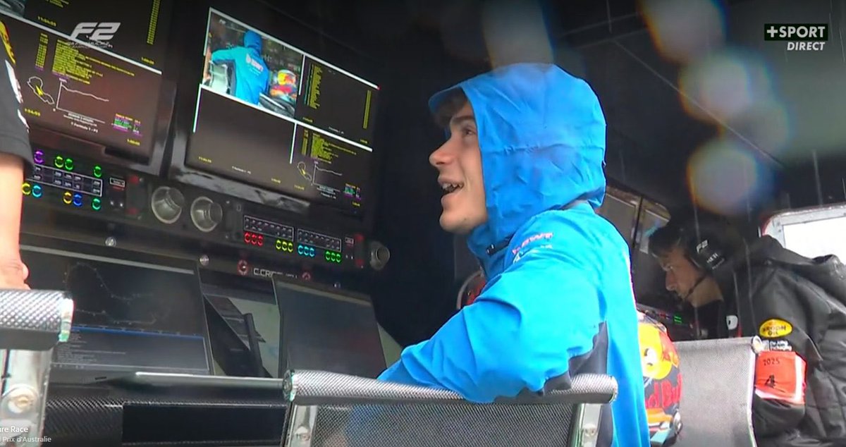TinoCLeclerc's tweet photo. “Che sabes que no me dejan subir al F1, me dejas una vuelta en este?” https://t.co/XLje64Ti7e