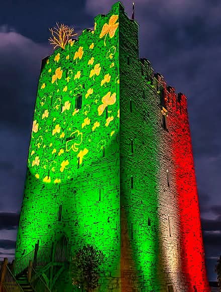 Happy Saint Patrick's Weekend 2025 💚 

Wonderful lighting display tonight at Belvelly Castle, Cobh, Co Cork📍

 A big thank you to the Wilson family.

Lá Fhéile Pádraig 🇮🇪☘️🇮🇪☘️

📸 Denis Coffee 

<a href="/WilsonWilkie/">BELVELLY CASTLE</a> <a href="/CobhTourism/">Cobh Tourism</a>

#Cobh #StPatricksDay #Ireland