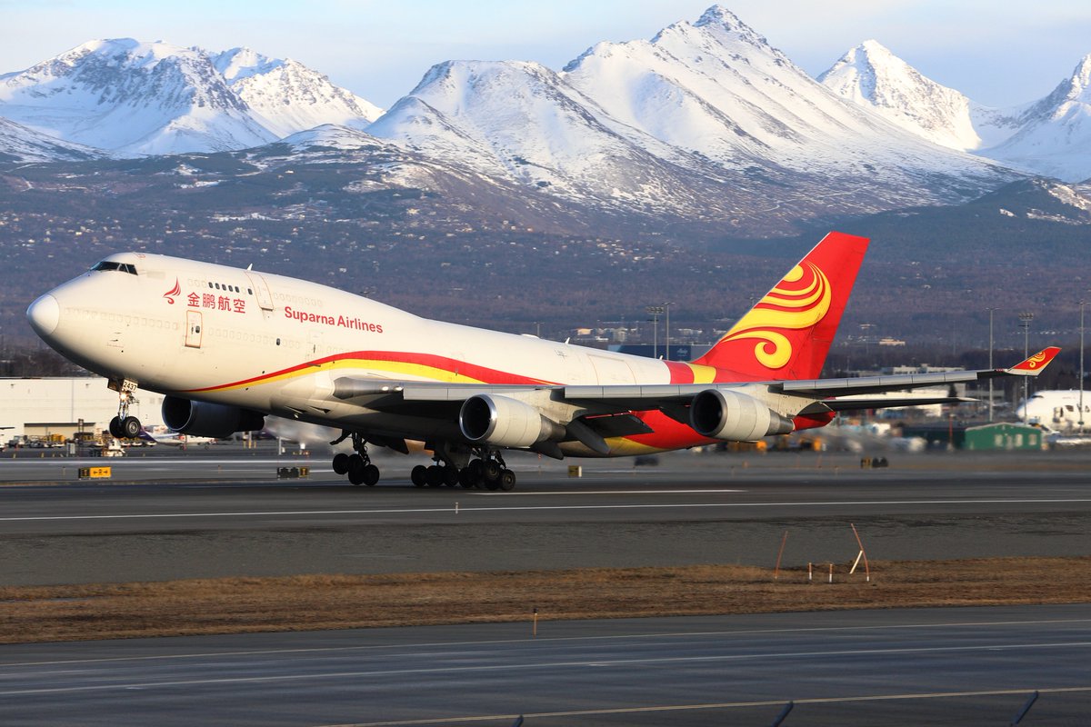 PANC RWY33 10/Mar/2025
Suparna Airlines YZR7451 ANC-ORD
B-2437 Boeing 747-481(BDSF)
ーーーーー
ex. JA8098
via ANCで南京～シカゴを飛んでいます
前身の揚子江航空には400→D→BDSFコンバートの化け物がいたのですが、残念ながら引き継がれずにストア中