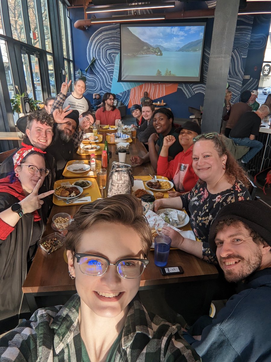 Thank you to everyone who came out to petition for Tammy Honeywell's campaign today!

Join our next canvasses every Saturday and Sunday from 2-5pm to help her get on the ballot for a County that puts #PeopleOverProfit! ✊
 syracusedsa.org/calendar/calen…