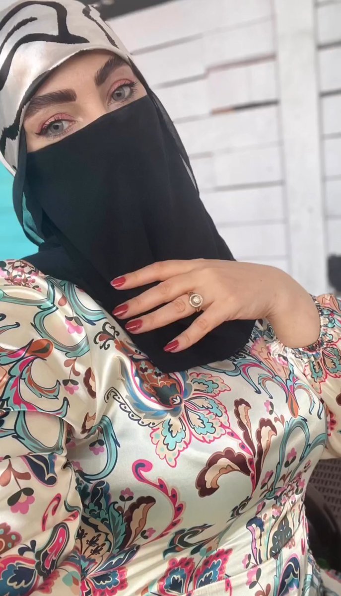KarosLand's tweet photo. مراتك حلالك 🤰. نهار رمضان تنزل انت الشغل تكون مستنيه فحلها ✝️- الشقطها من تويتر لما اشر. مطت عليه عشان يركب🫂 ام غاليه عيالك على سريرك و يجى تقوله هوسع جوزي ممكن يعرف قلها اخرسی یا فاجره و جاب شهوته على شرفك ترجع انت زي تاكل كنافه وتتقلب على بطنك🐏 https://t.co/ZJlfEwJp4b
