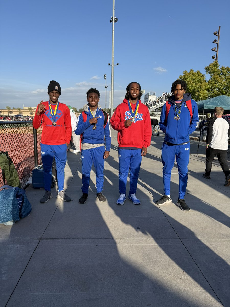 Dionwardss12's tweet photo. Varsity 800 SMR today @ Covina 🥇!! PR: 1:35➡️ 1:33 (4th leg) @Serra__Football @LMBPINKY @CoachDMinor @GregBiggins @marvinpollard_6 https://t.co/Ilt4JJ8sdJ