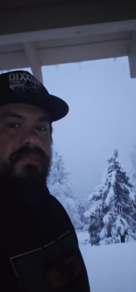 Native_213's tweet photo. A good snow couple of days. https://t.co/Fw1xTVSqMK