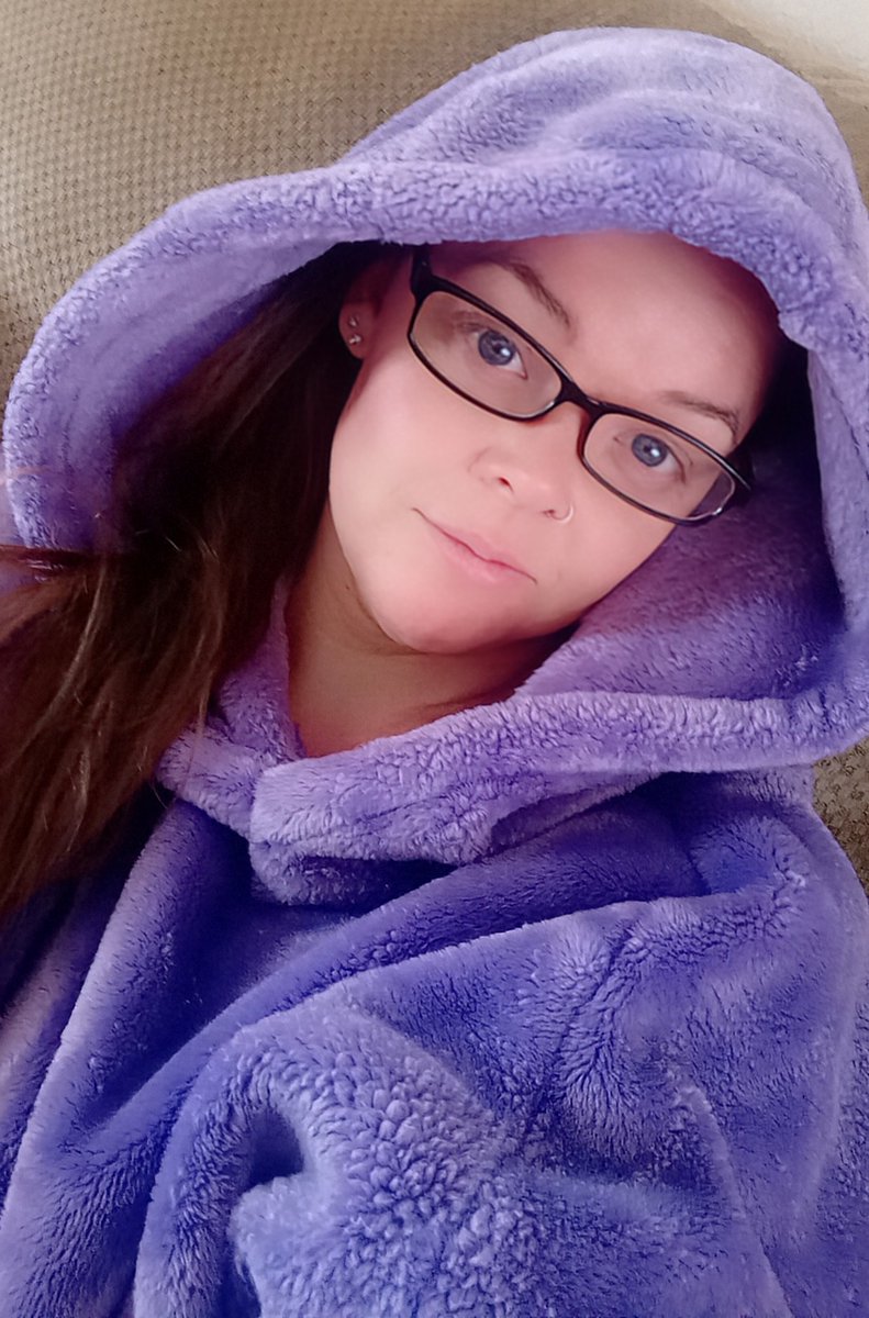 MilfBunny88's tweet photo. Keeping cozy with a respiratory infection. My day would be better if someone emptied their bank into my delicate hands https://t.co/gqxXwJKAmK