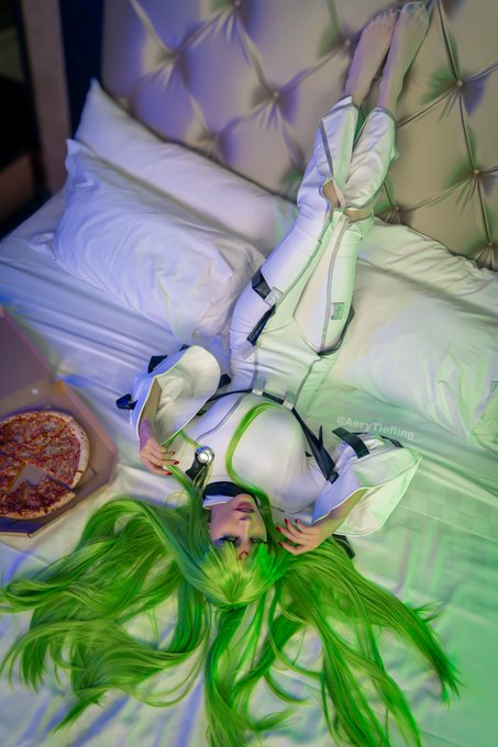 1 pic. What's hot, creamy, full of meat and is going into my mouth? ?

#cosplay #codegeass #cccodegeass