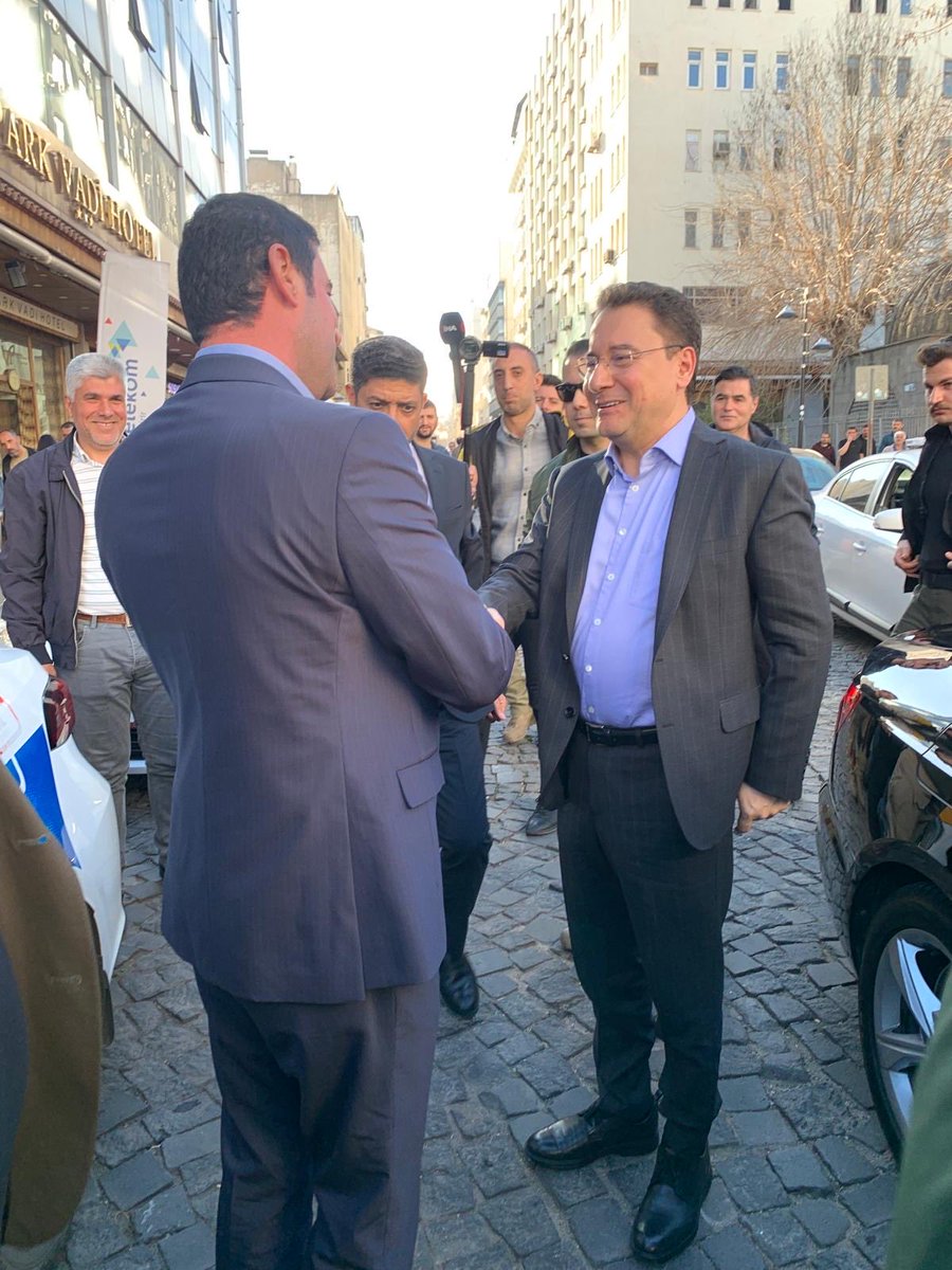 Deva Partisi Genel Başkanı Ali BABACAN ve Genel Başkan Yardımcımız Mv.Mehmet Emin Ekmen ve Genel merkez heyeti ile Diyarbakır Deva olarak iftar proğramı gerçekleştirdik  

Kendilerine hoş sohbetlerinden ötürü teşekkürlerimi sunuyorum 
⁦<a href="/emin_ekmen/">Mehmet Emin Ekmen</a>⁩ 
⁦<a href="/alibabacan/">Ali Babacan</a>⁩