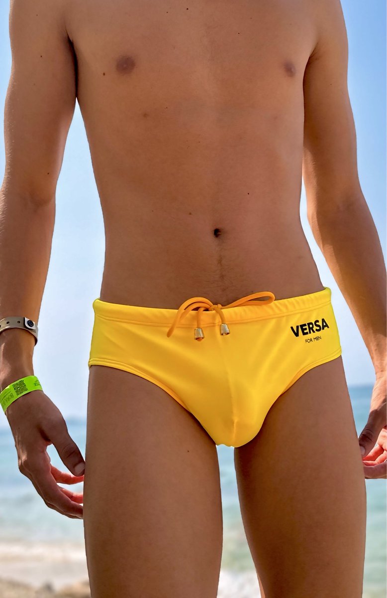 Bañador 
Disponible en todos los colores
WhatsApp 3017739327