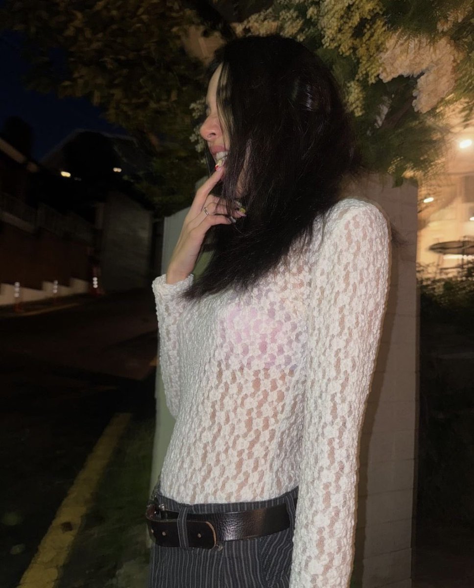 chaeypics's tweet photo. literally the loml https://t.co/CCbowq9rWE
