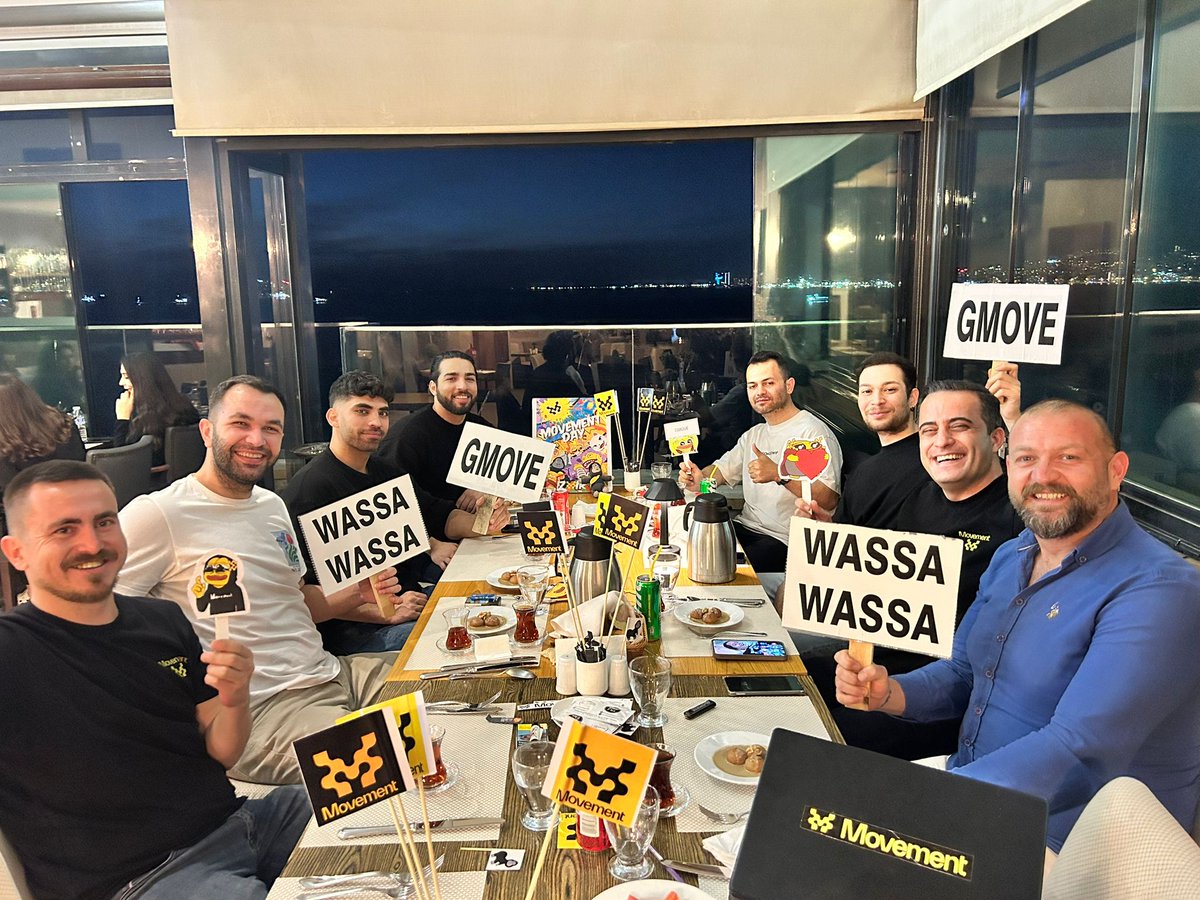 tameryus's tweet photo. It's a great date. Thank you everyone. I had very special moments with friends with the wonderful bay view of Izmir. Movement brings the beauty of being a family. I am very lucky to be a member of this family #MovementDay @CaptainGorillas @0xgokdeniz @AbdullahDukar @Mertonghen2 @newzatemreoruc @Ahmett_Gultekin @thepilotc