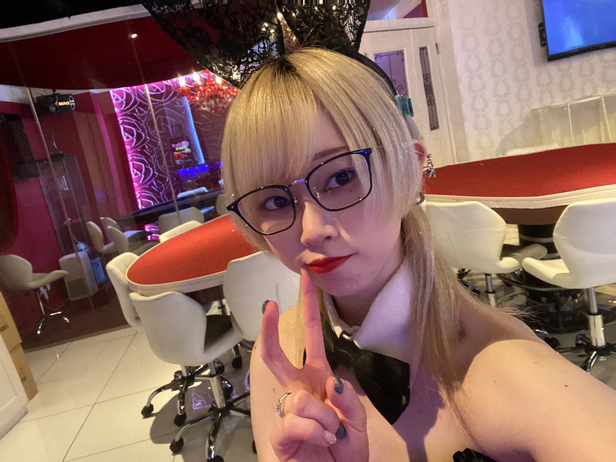 nemru_82_LR's tweet photo. 今日もお疲れ様でございました～🍀

#おつバニ
#超絶あたおかねむたろのターン
#ポーカー
#LuckRaise https://t.co/32w9UShbt8
