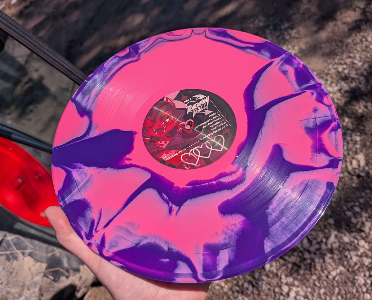 Howdy! DAEMON/DOLL vinyls have finally finished production and will be shipping out SOON!! 💞

If you didn't get one, you can still buy them through <a href="/VeryOkVinyl/">VoV 🇨🇦 😴😴😴</a>! ➡ veryokvinyl.com/products/daemo…