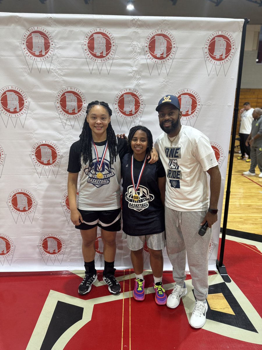 MVPs for the High School showcase game 
2026 Jasleen Green
2027 Ekklesia Anderson 
@EJMurray8 <a href="/ECunitedbball/">eastcoastunited</a> <a href="/SAthletesLBB/">Sleeper Athletes Ladies Basketball</a> <a href="/SportsBrevard/">BrevardSportsNetwork</a> <a href="/hunterkeithl/">Keith Catfish Hunter</a>