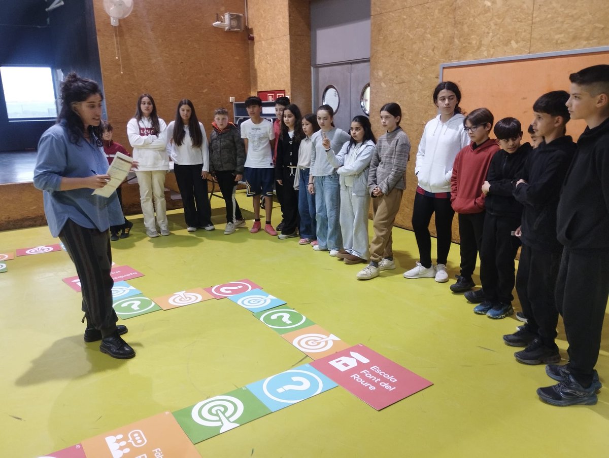 Esc Font del Roure tweet media