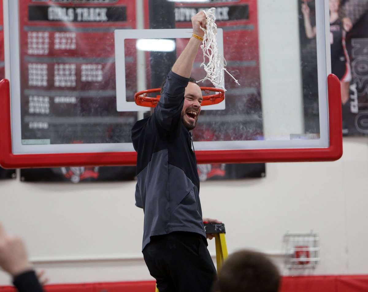 Kamron Diermeier's go-ahead floater with 1.5 seconds left was the difference as Elk Mound boys basketball nipped Amery 54-52 to advance to the Division 3 state tournament. 
STORY: chippewa.com/community/dunn…
PHOTOS: chippewa.com/community/dunn…