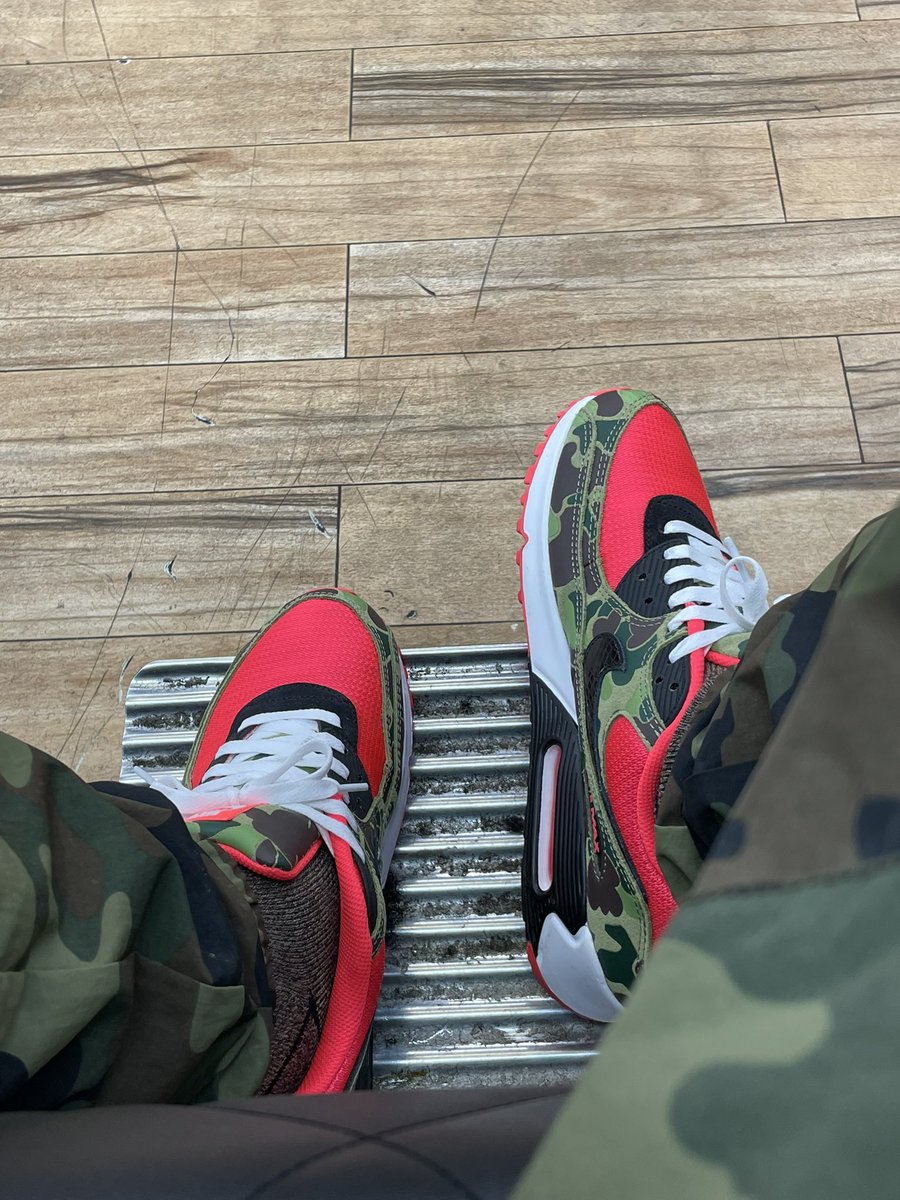 deezle148's tweet image. Tbt, I don’t know what’s gonna happen once I get up out this chair lol 🤷🏾‍♂️. Happy Saturday Twitter family ✌🏾. #marchMAXness @hisexcellence79 #backoutside