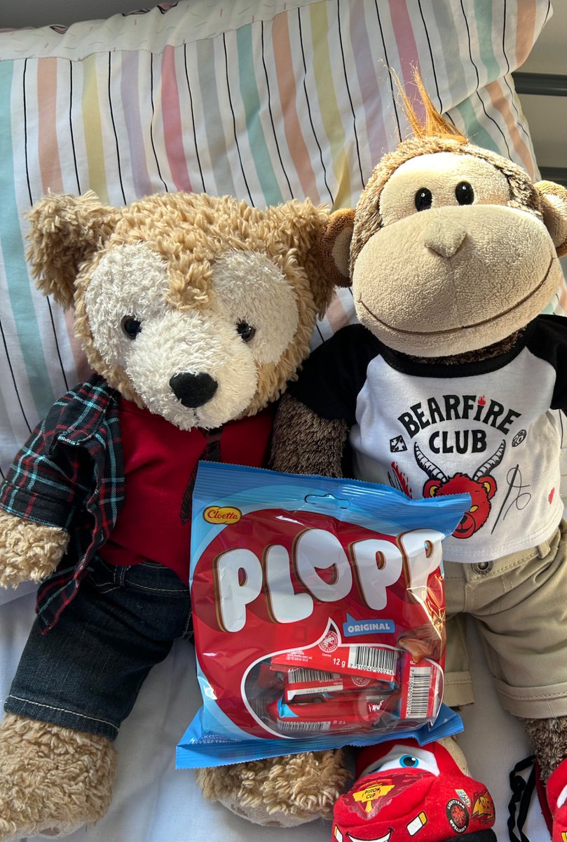 When Sis said Dan and I could pick out a treat from @lidlgb for helping her with the food shop I dont think this is what she imagined 🤭. Given their name we couldn’t resist trying them 😂