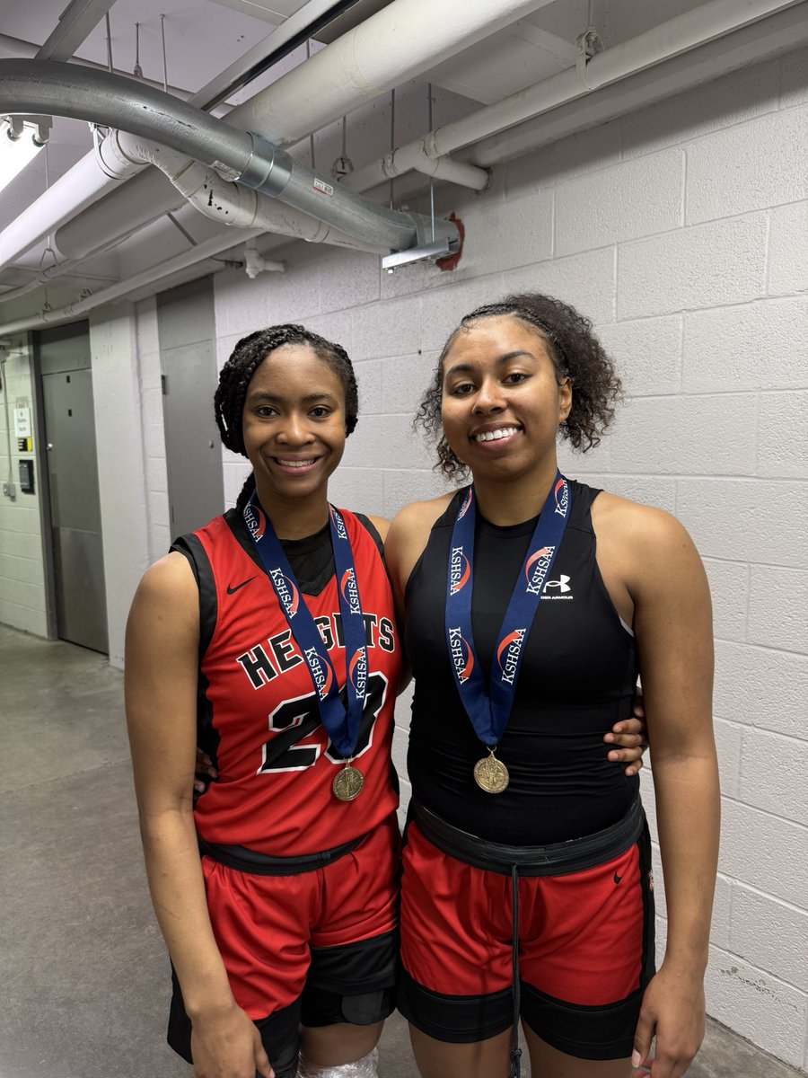 Sunflower Smack Show (@sunflowersmack) on Twitter photo TOTO caught up w/Seniors <a href="/SamiyahEllis25/">SaMiyah Ellis</a> & <a href="/barber_kamyra/">KaMyra Barber</a> of <a href="/WHtsAthletics/">Wichita Heights Athletics</a> after their 3rd Place finish at 6A GBB🏀 50-47 over <a href="/ONLadyEaglesBa1/">ON Lady Eagles Basketball</a>
🎙️🎙️➡️ on.soundcloud.com/b7GKAq29JwfyKN… TOTO caught up w/Seniors <a href="/SamiyahEllis25/">SaMiyah Ellis</a> & <a href="/barber_kamyra/">KaMyra Barber</a> of <a href="/WHtsAthletics/">Wichita Heights Athletics</a> after their 3rd Place finish at 6A GBB🏀 50-47 over <a href="/ONLadyEaglesBa1/">ON Lady Eagles Basketball</a>
🎙️🎙️➡️ on.soundcloud.com/b7GKAq29JwfyKN…