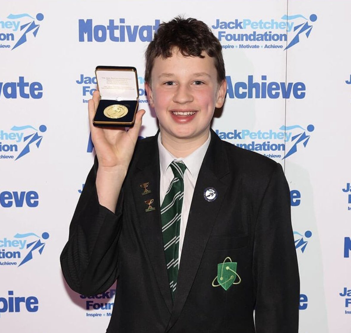 Huge congrats to our student Peter Campbell for winning a @JackPetcheyFound award! 🏅 His kindness &amp; dedication to helping others, including raising £2,800 for a school project in Malawi, make us so proud! 👏 #FulhamCrossAcademy #StudentSuccess