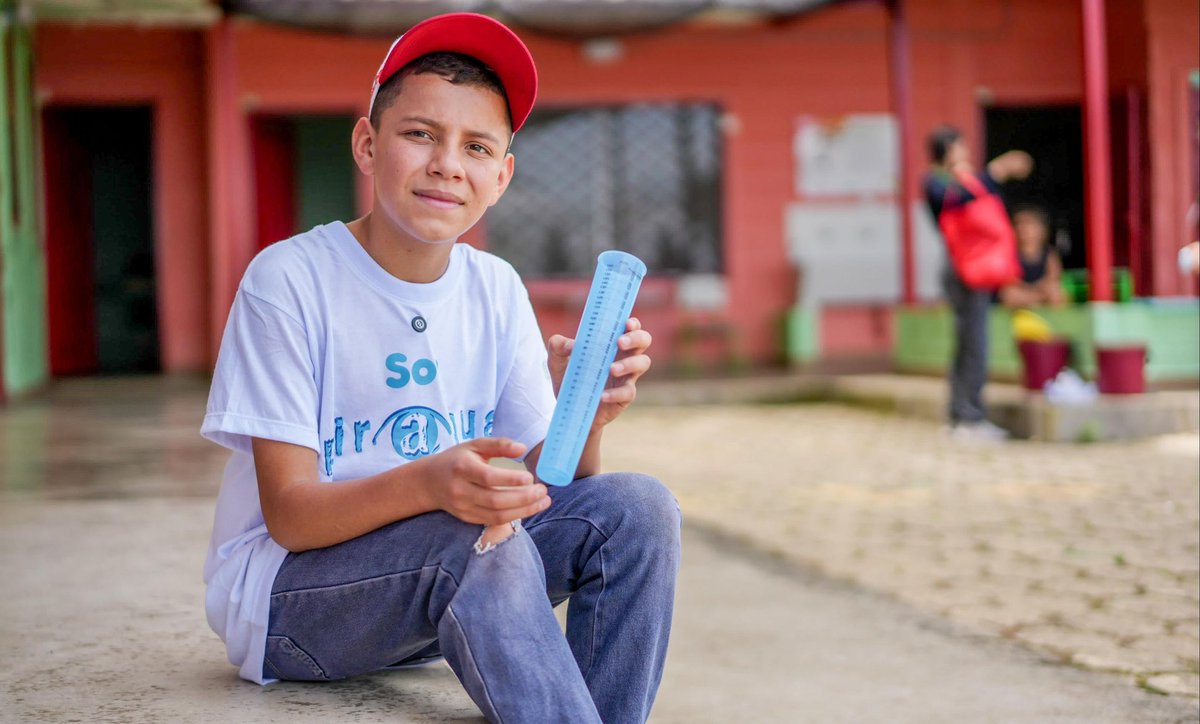 Corantioquia's tweet photo. #Piragua | Los niños 👦 , niñas 👧 y jóvenes piragüeros 🦋, nos inspiran en el cuidado del agua 💦 , recurso vital para las generaciones presentes y futuras. 🥰
🙌🏼✨ Gracias a los formadores por generar estos espacios de aprendizaje 📚 que nos conectan por la vida. 🌸 https://t.co/JCoWhfgY4B