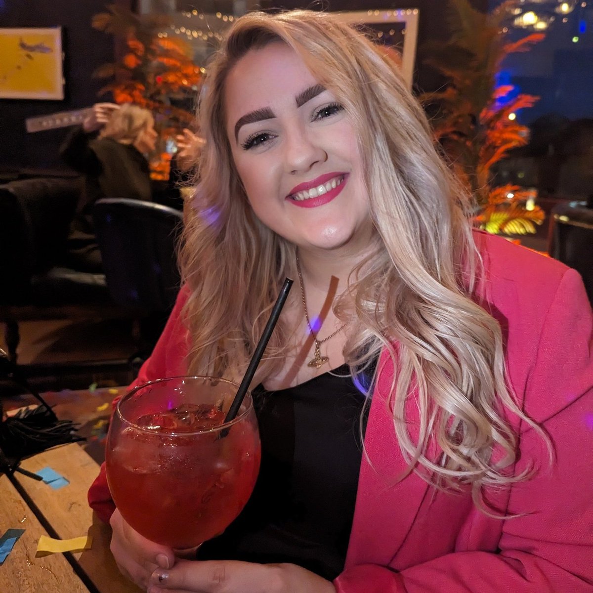 ChloeMae888's tweet photo. Can't beat a bottomless 😍#NewProfilePic https://t.co/edDkUg7pty