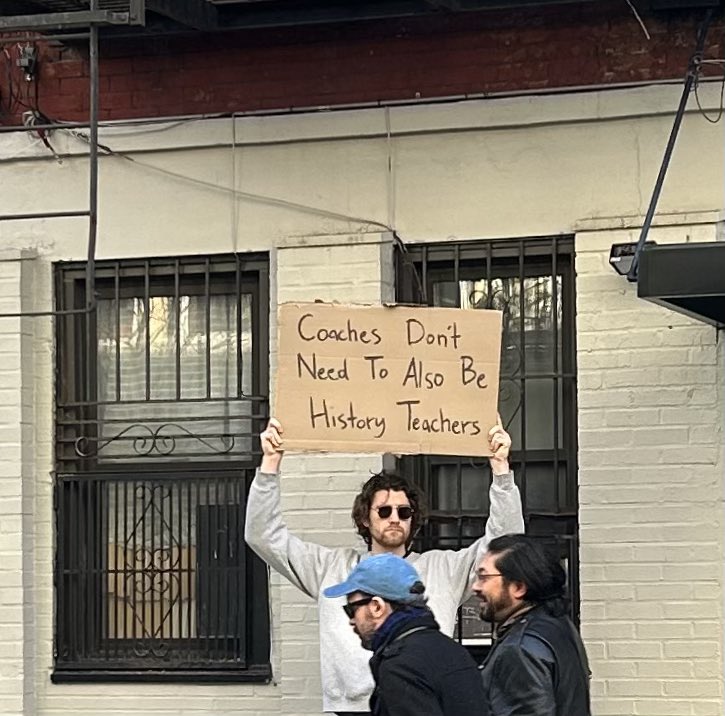 seth (@dudewithsign) on Twitter photo 