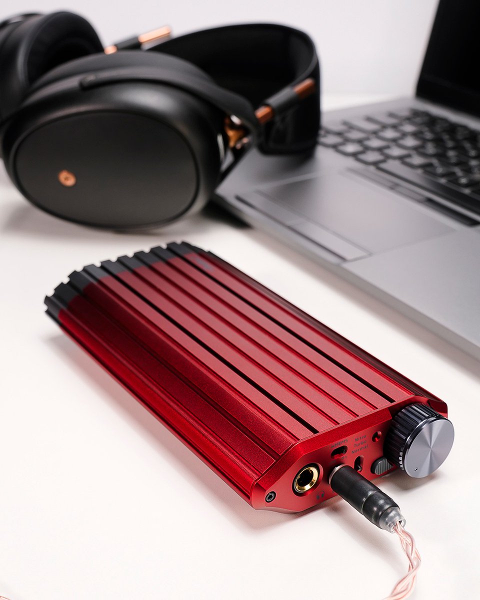 iFiEspanol's tweet photo. ¡Tu configuración de escritorio nunca se ha visto tan bien!

iDSD Diablo 2
Busca el tuyo con el distribuidor autorizado de tu País aquí: https://t.co/eleGPG0hUh

#Diablo2 #Música #hifi #CalidadDeAudio #AudioEnCasa #dac #audifonos https://t.co/4a0Zr99LbN