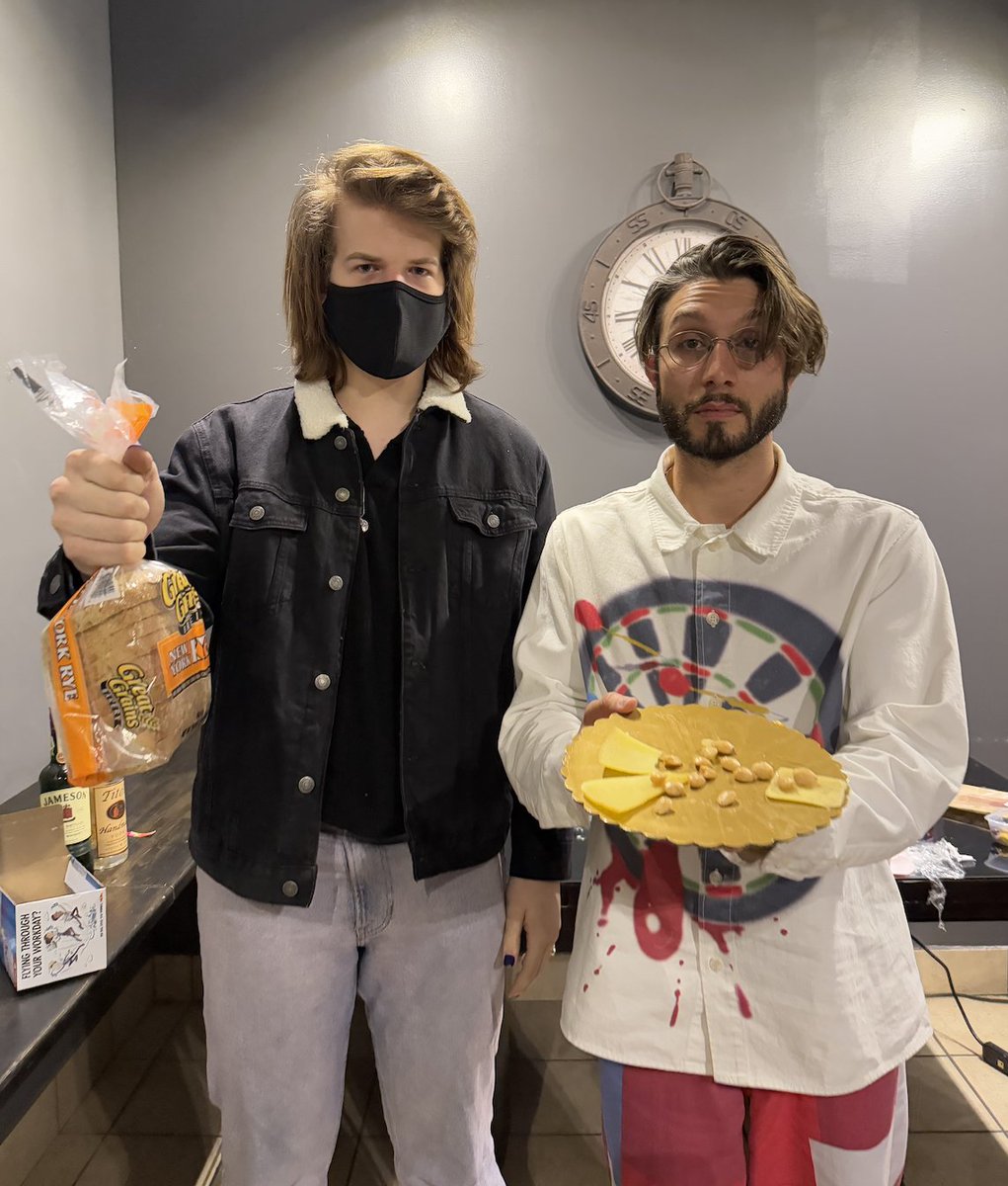 bbnomula's tweet image. bread met cheese @Ranboosaysstuff