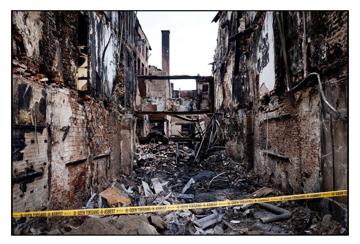 Arnhem. 15-03-25.  De grote schade in het centrum van Arnhem. Het OM heeft nog geen aanwijzingen dat de brand in Arnhem "een doelgerichte aanslag was”