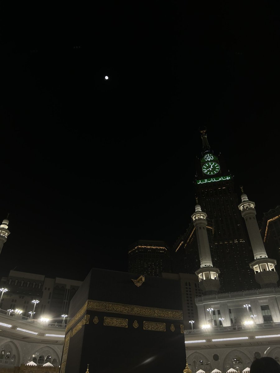 منال tweet media