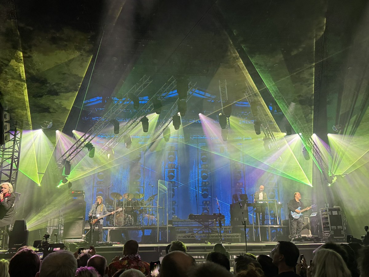 Henri_Peters's tweet photo. @Dunibear Bin to another great british band:
@MarillionOnline #PZ2025 https://t.co/8BnokRJEik