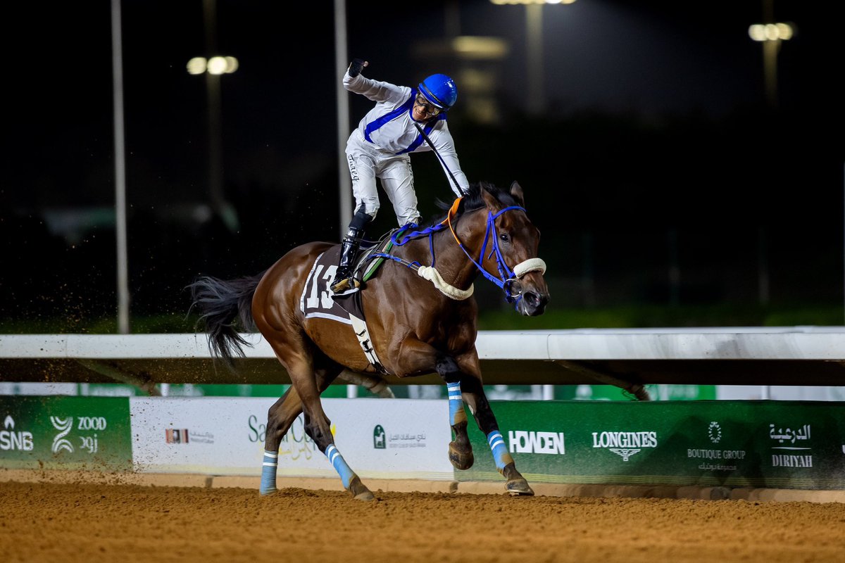 آخر اربع مشاركات للبطل ثوندير سكول
جميعها على مسافة 2000م
2:10:53
2:08:37
2:07:90
2:05:62
توج نفسه بهذا التطور
بأن يكون بطل ميدان الملك عبدالعزيز 🏆 

الف مبروك للأسطبل الملكي 💙