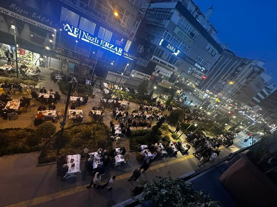 YVZYusufYavuz's tweet photo. #AKK Esnaf Meclisi,ve @kiz_iad Olarak Bugün Geleneksel #İFTAR Yemeğimizi verdik.
Katılım Sağlayan @ankarabbld Bşk.Vk.Sayın @KoyluogluFaruk @cankayabelediye Bşk. Sy  @hcanguner , @ank_kentkonseyi Yürütme Kurulu,#STK Temsilcileri, #Esnaf, İş İnsanları ve Bilşnlre Teşekkür Ederiz. https://t.co/9IZHODHUd7