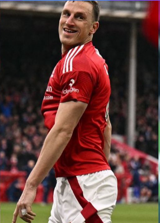 KodyCopacetic's tweet photo. @OfficialFPL This is who you captained. One down ass fool if you ask me. https://t.co/84LKRaaCSL