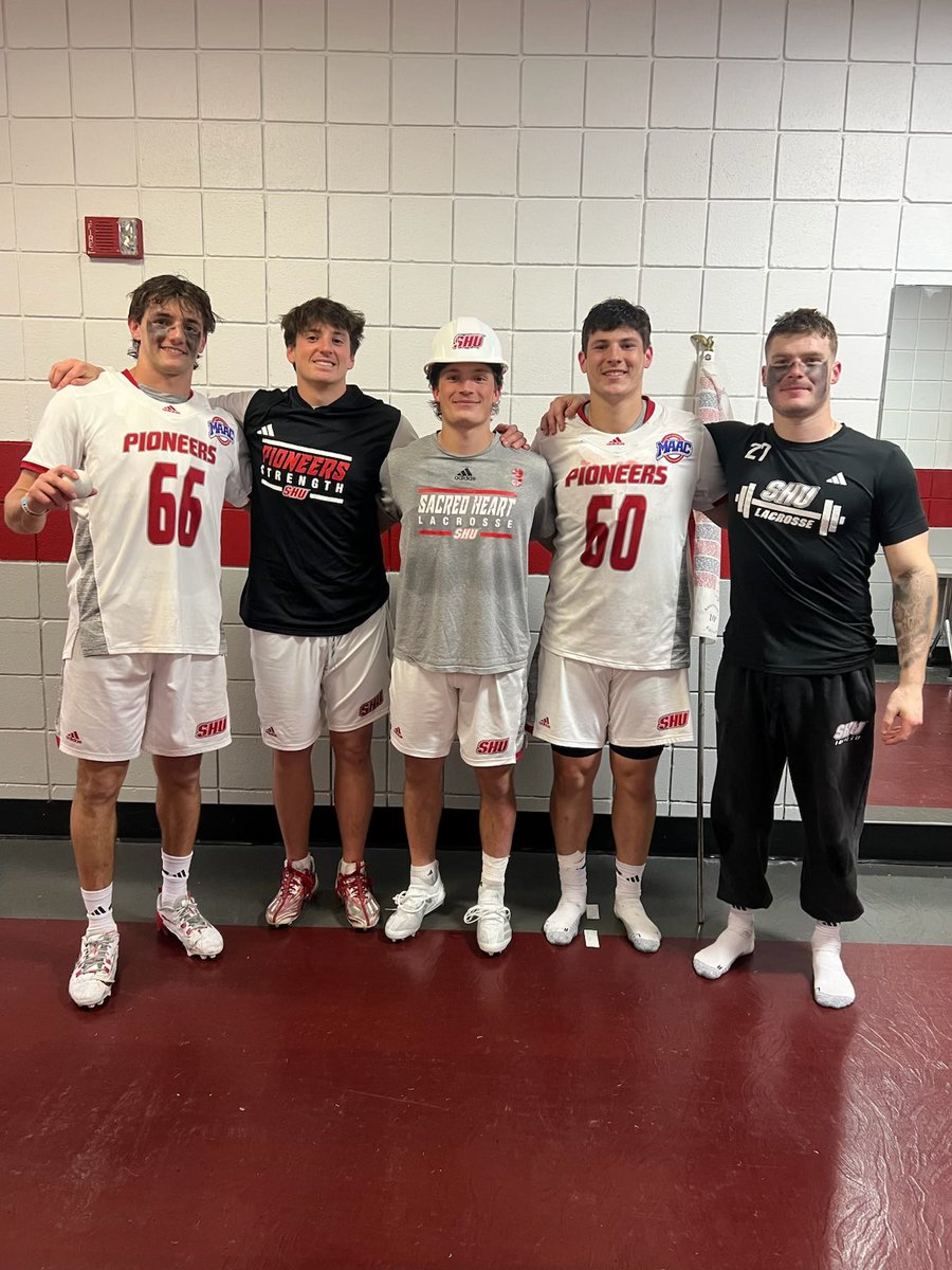 sacredheartmlax's tweet photo. Gritty team win today. Game balls go to @quentinpellegrino and @will_moulton08 hard hat goes to @jakeward.3 @alexpaz.27 sets the all-time saves record. #2 #weareahu #piopride๐ดโช๏ธ https://t.co/50MXhUXgje