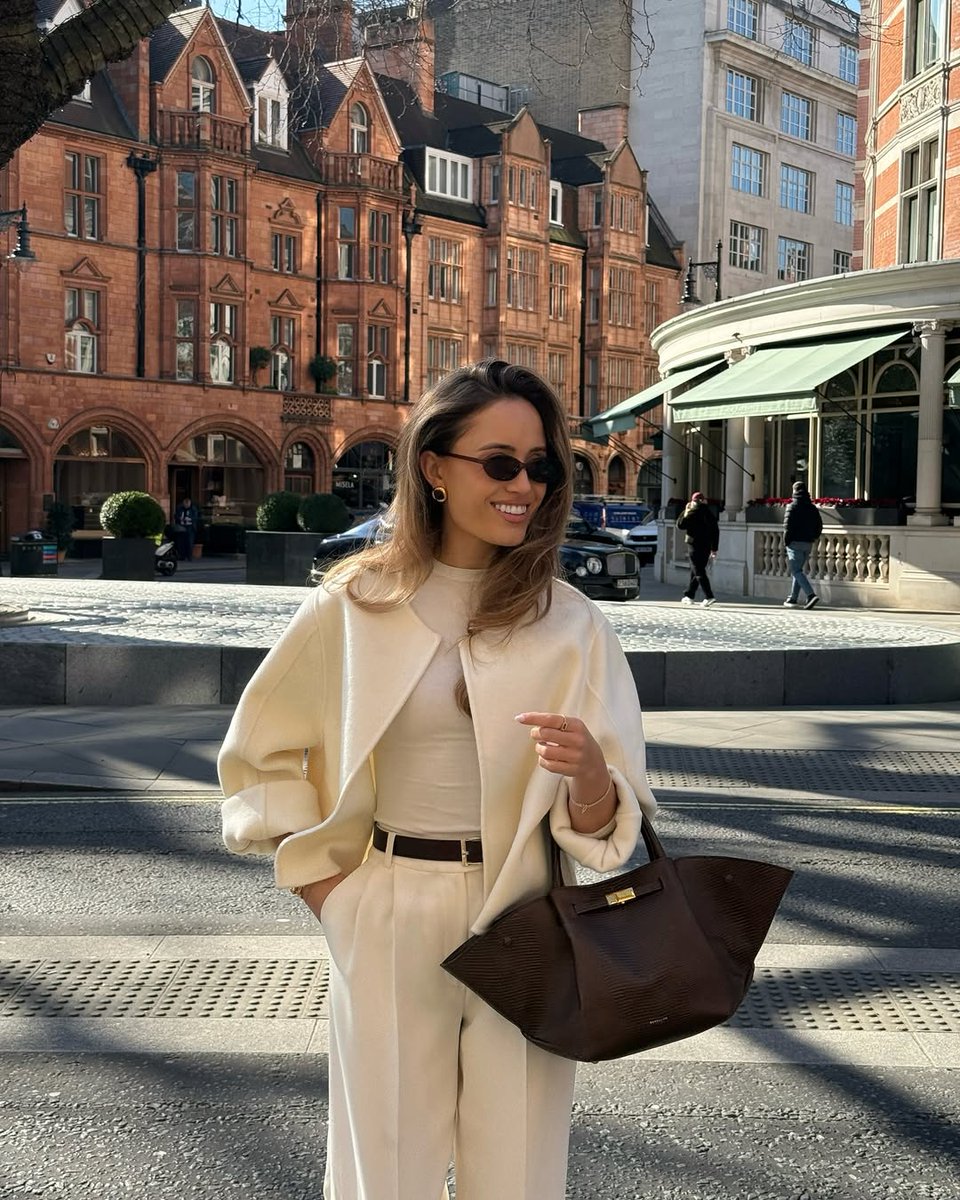 KateHutchStyle's tweet photo. There’s something about the rich faux lizard texture that instantly elevates any outfit. Can’t wait to see how you style it again! 🤎 #EffortlessLuxury #TimelessStyle https://t.co/wKRfModLoy