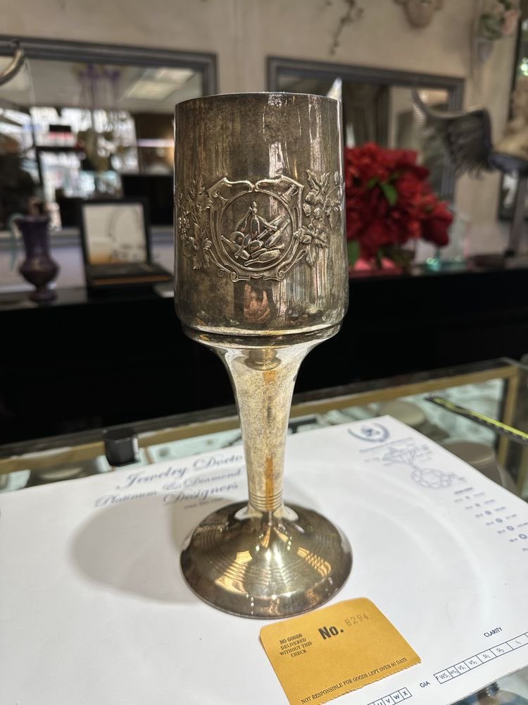 MorrellDiamonds's tweet photo. Restoration of a 110 year old bowling trophy. 

Before &amp; After.

🎳🏆 

#restoration #trophy #bowling #beforeandafter #viennava https://t.co/ehR7lH3Ce9