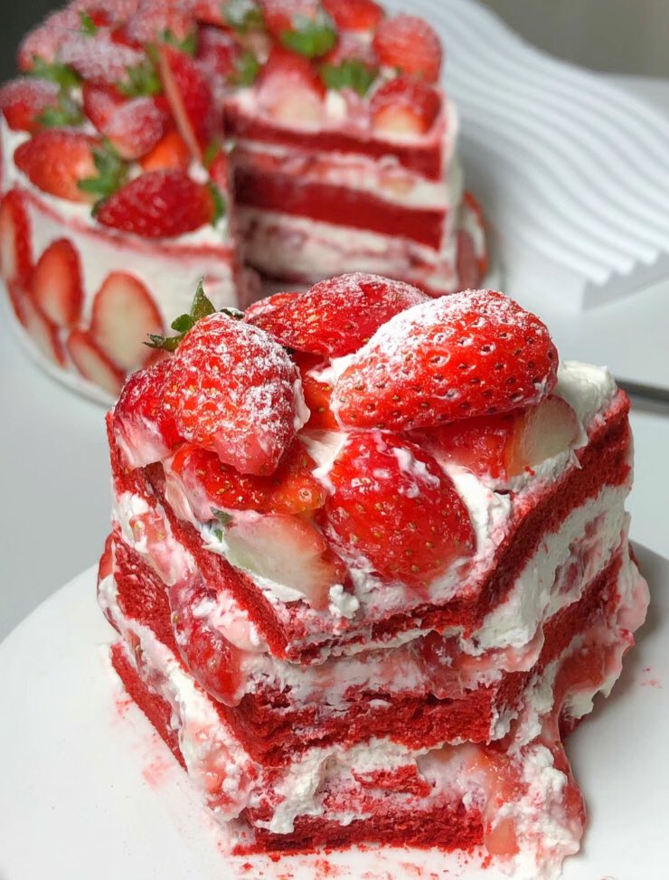 heart_jpg's tweet photo. strawberry cake https://t.co/bGLQzgaWIp