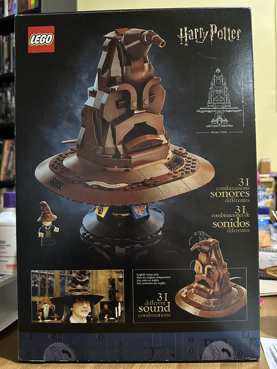 The sorting hat is just a shit emoji. 💩 Change my mind.
